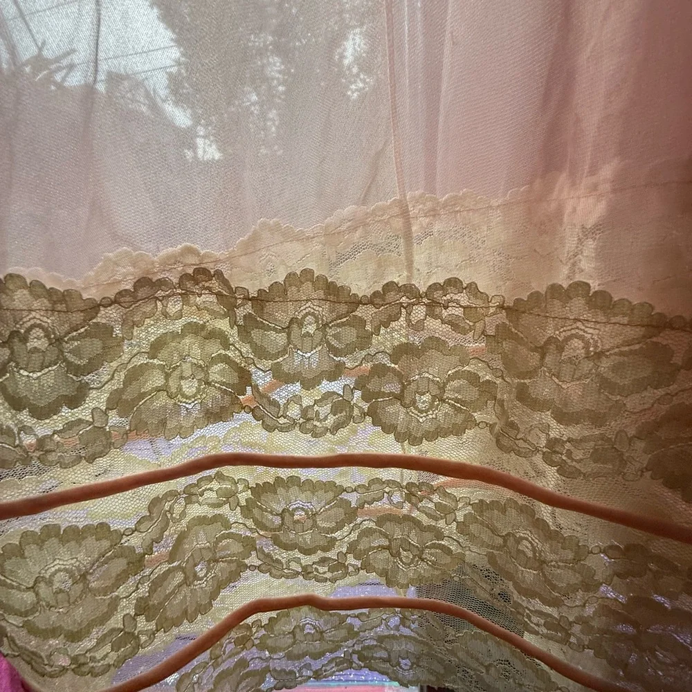 Elegant Peach Dress with Gold Accents - Picture 3 of 7